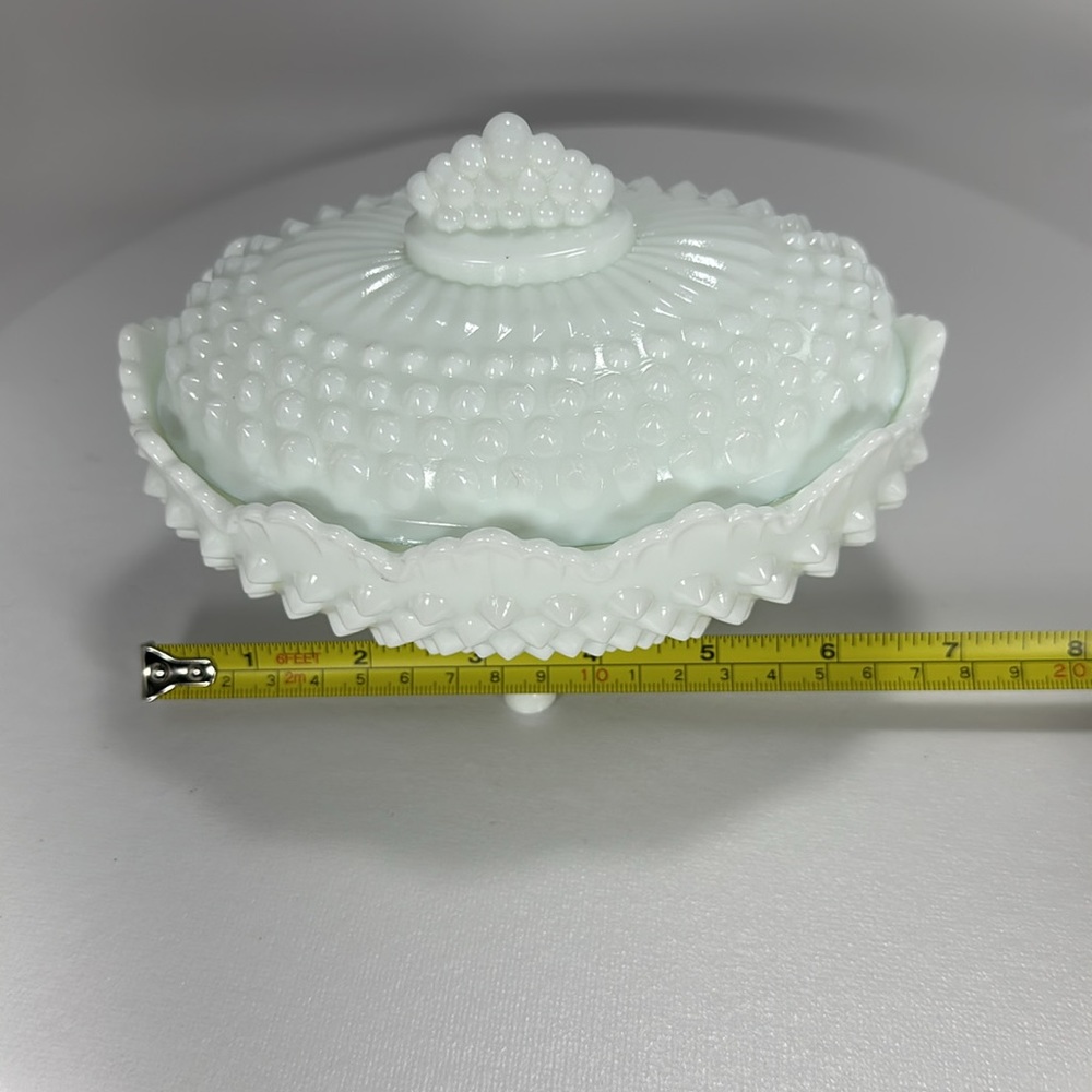 Vintage Fenton Hobnail - Milk glass Dish with Lid - Picture 16 of 17